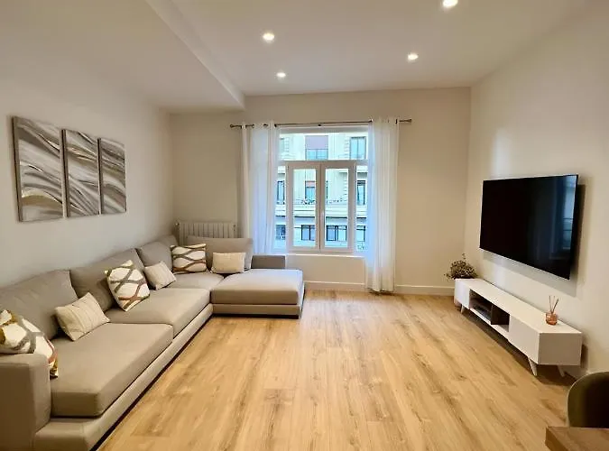 Colon -zurriola Beach סן סבסטיאן